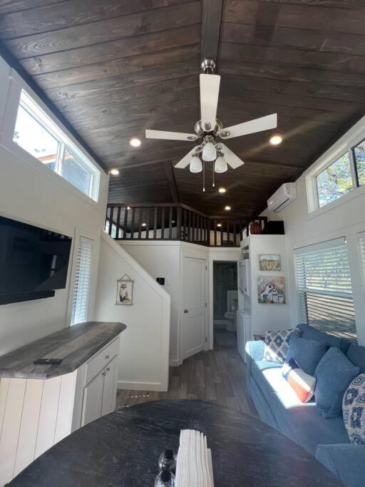 Fox Hollow - Tiny Home With Cypress Creek Access, Park Like Setting Wimberley Exterior photo